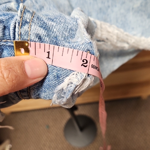 SHEIN Light Blue Ripped Jean Shorts - Picture 4 of 4